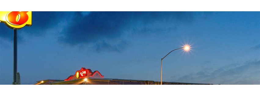 Super 8 by Wyndham Tucson Downtown Convention Center