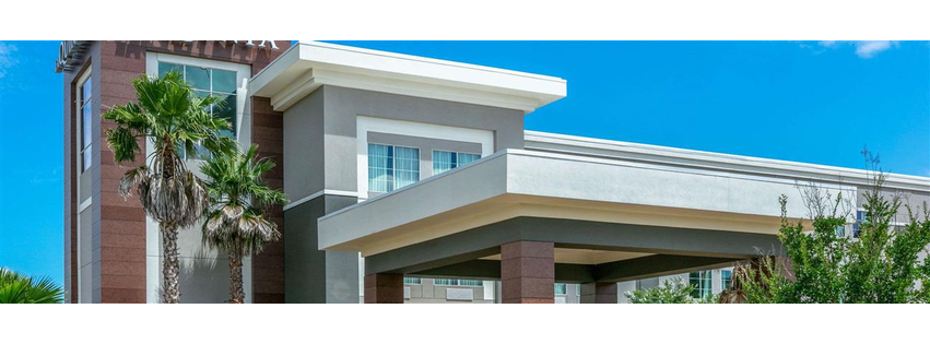 La Quinta Inn & Suites by Wyndham Jacksonville TX