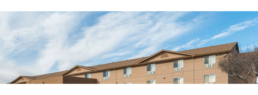 Super 8 by Wyndham Henderson North East Denver