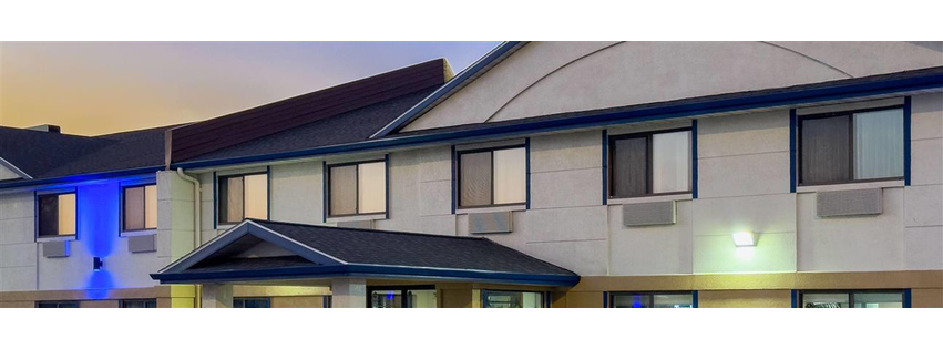 Travelodge by Wyndham Fargo West Acres