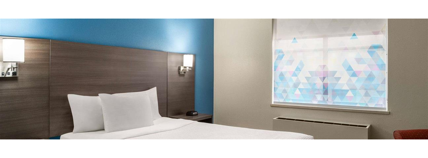 La Quinta Inn & Suites by Wyndham Madison American Center