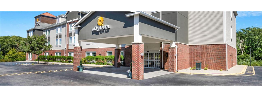 La Quinta Inn & Suites by Wyndham Stonington-Mystic Area