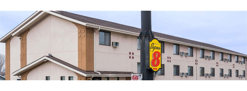 Super 8 by Wyndham Bismarck