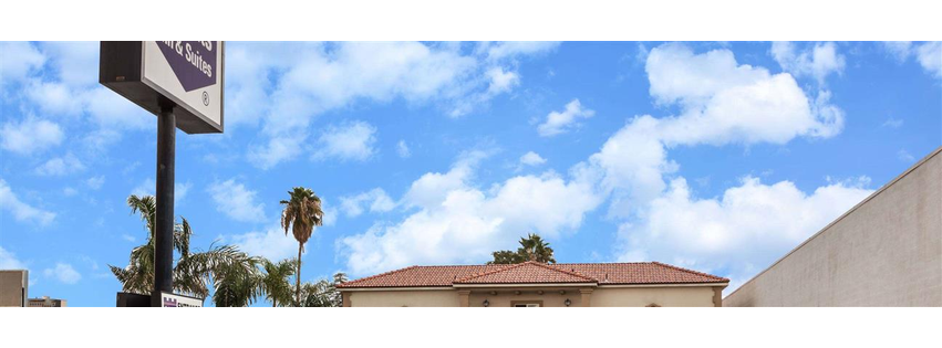 Howard Johnson by Wyndham Bakersfield