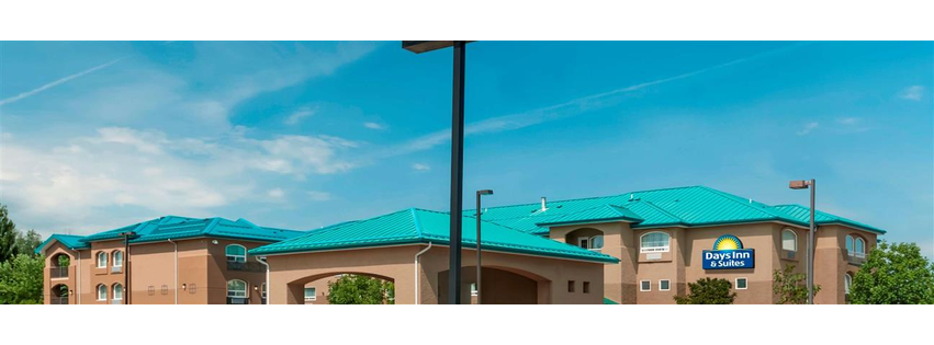 Days Inn & Suites by Wyndham Brandon