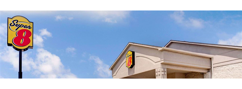 Super 8 by Wyndham Clarksville East