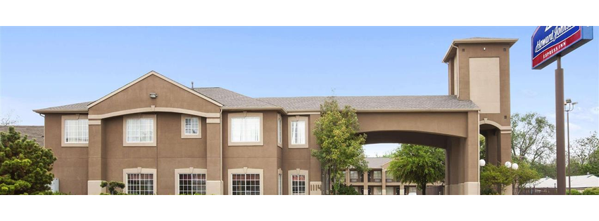 Howard Johnson by Wyndham Grand Prairie Near Lone Star Park