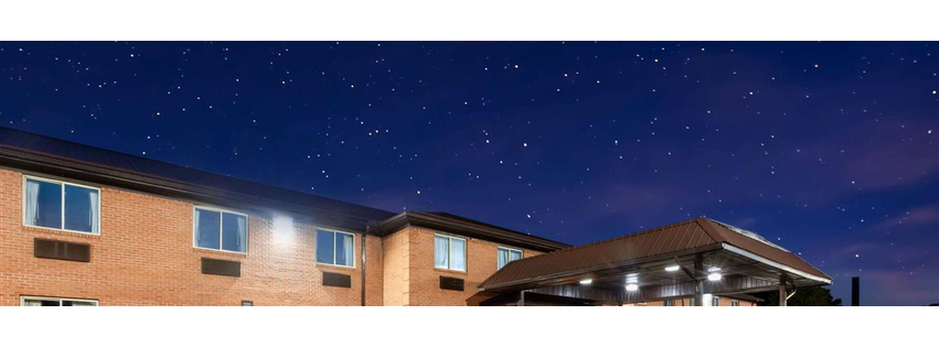 Super 8 by Wyndham Fairmont
